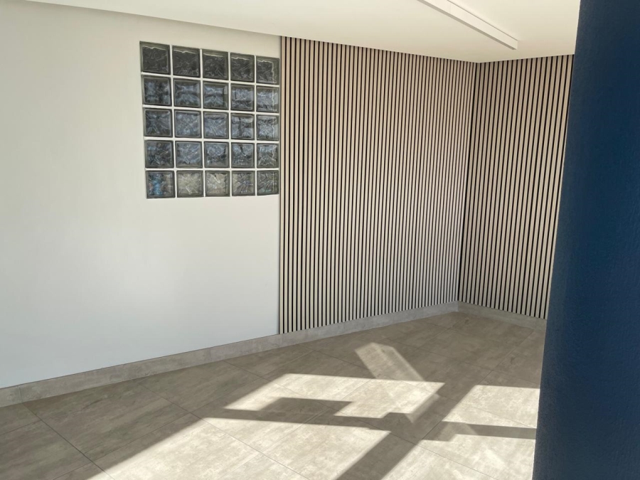 1 Bedroom Property for Sale in Summerstrand Eastern Cape